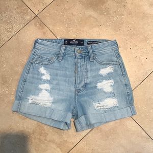 Hollister; women’s size 00; 23 waist